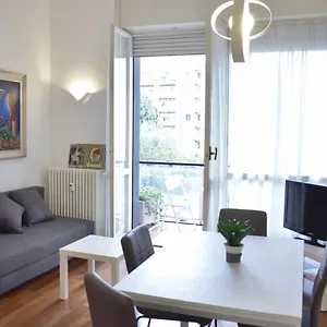 Appartamento New Renovated With Balcony Porta Romana, Milano